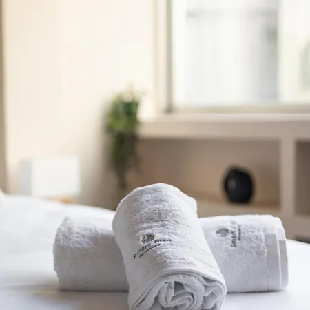 Aristotelous Plaza View